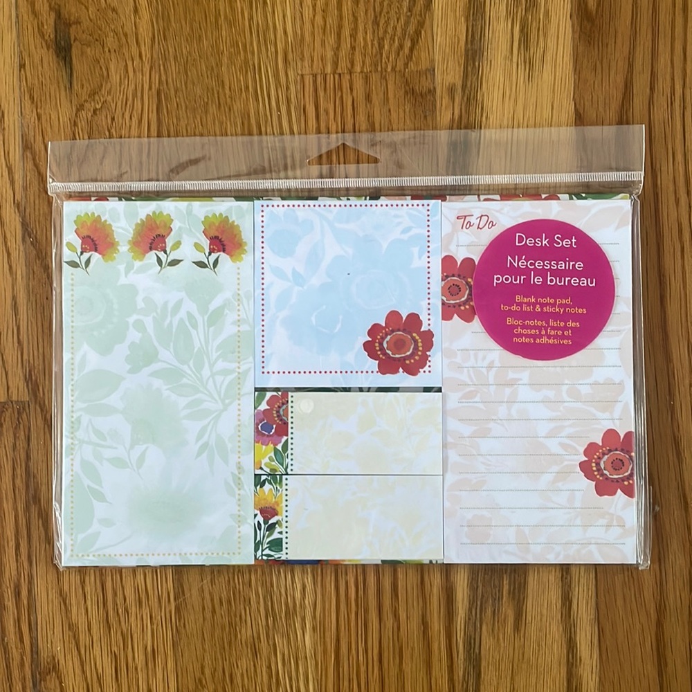 NWT Pier 1 Floral Desk Set